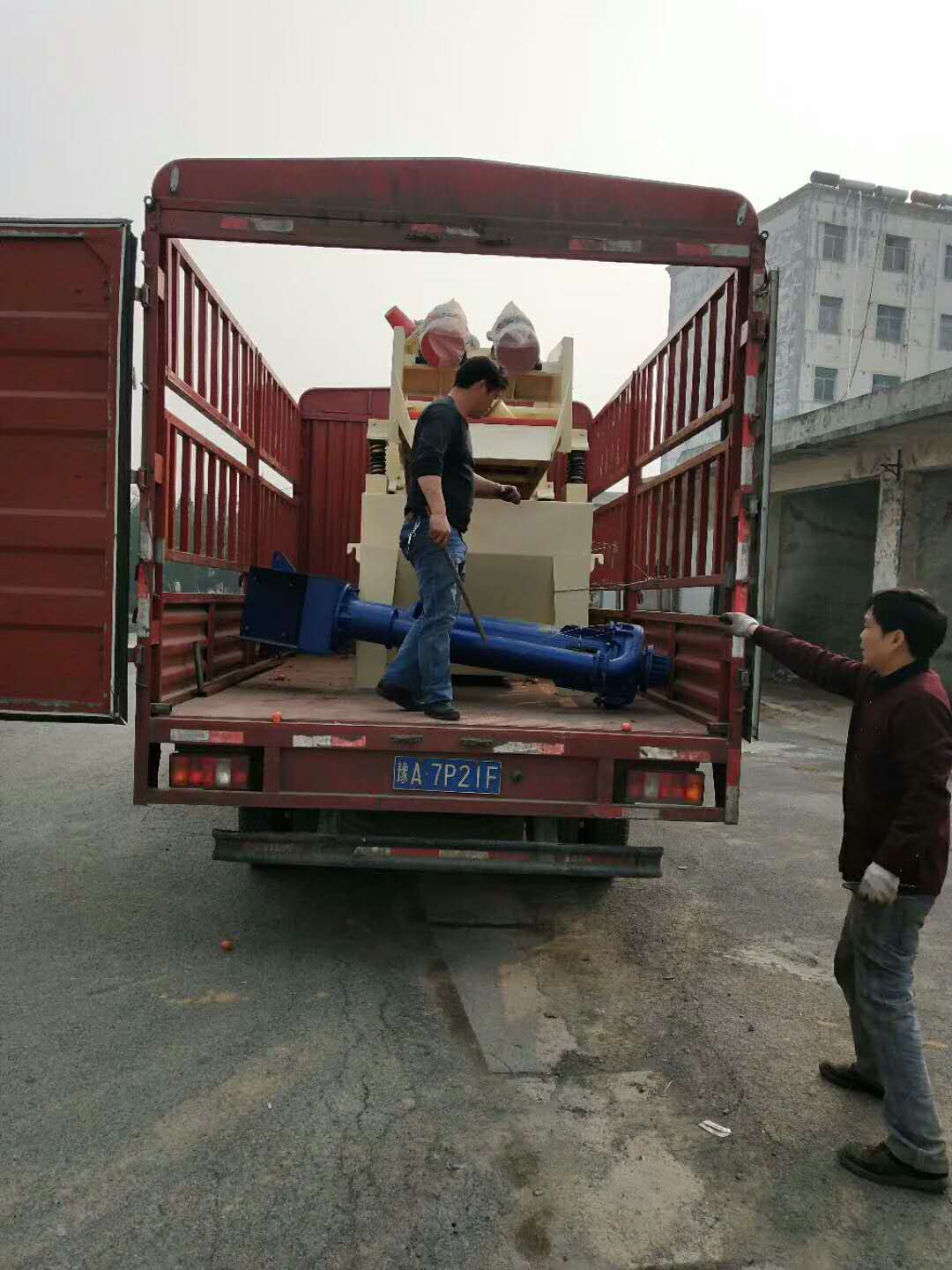 2018年3月11日发往广西桂林恭城县栗木镇的250细砂回收机