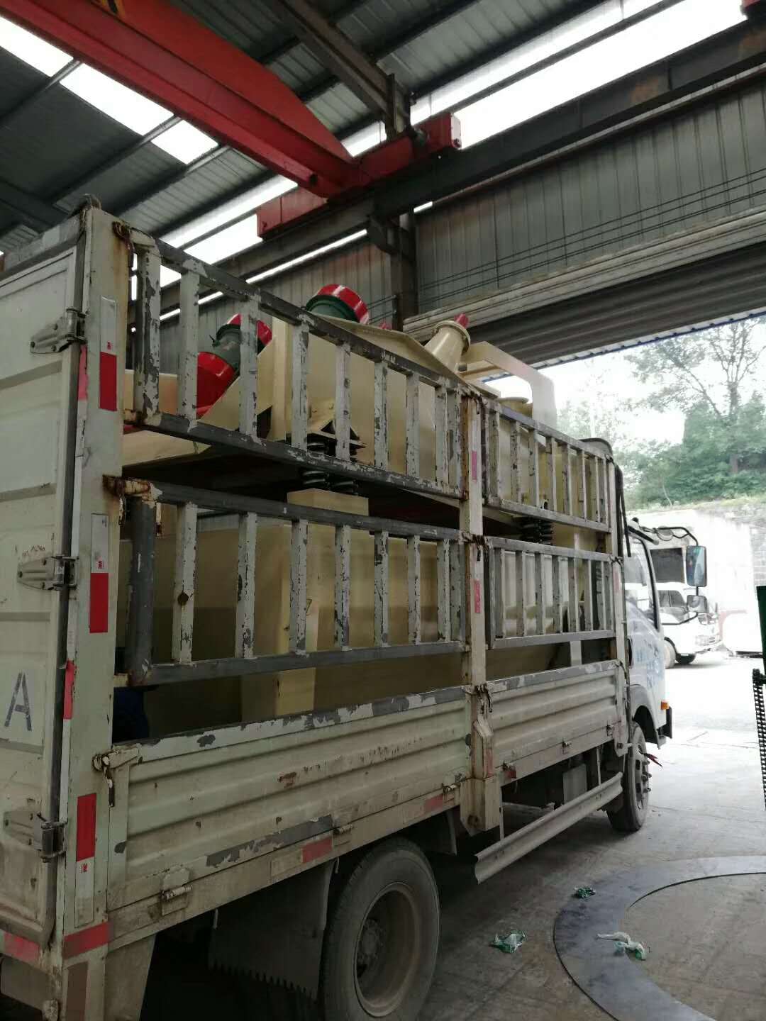 发往广东东宁的750细砂回收机