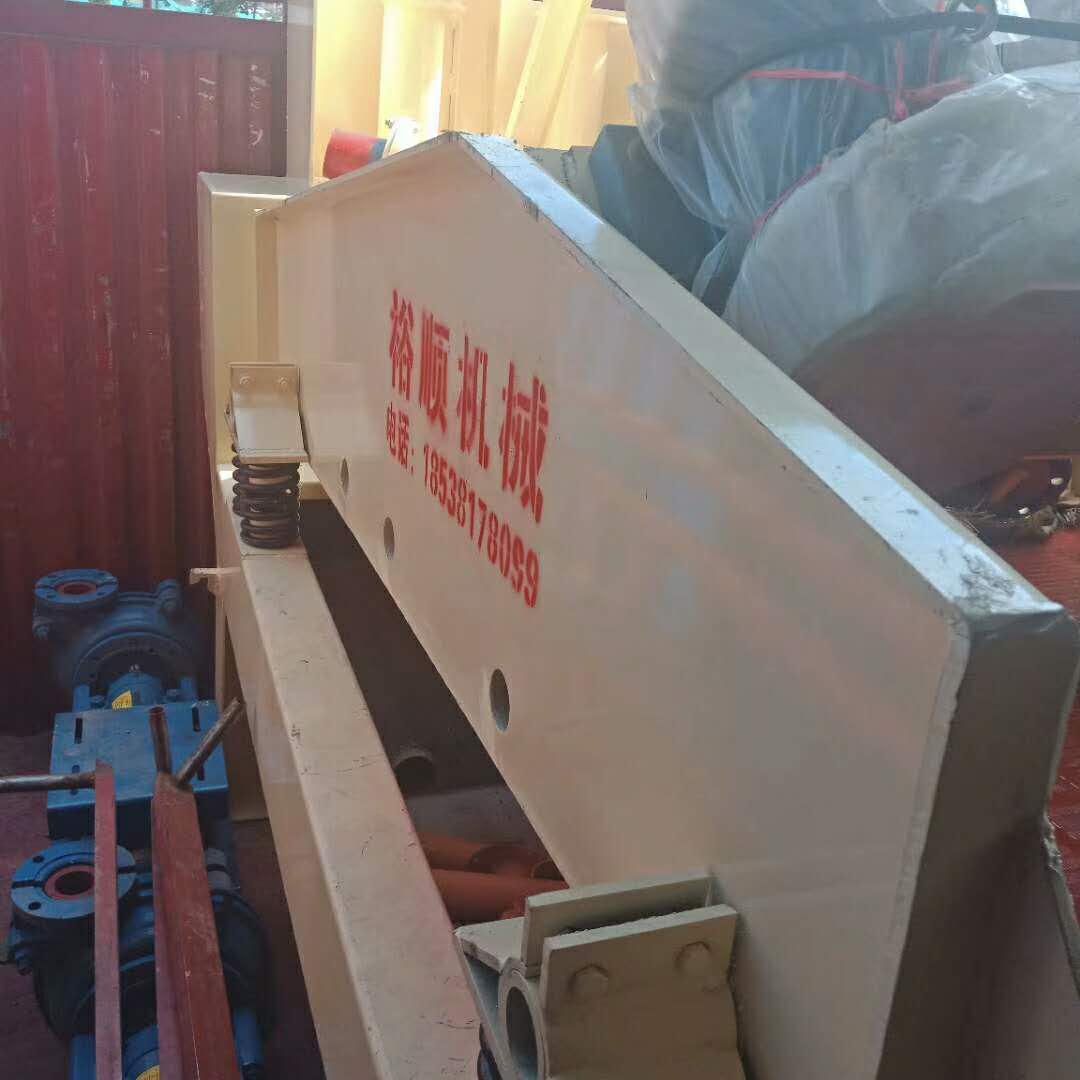 发往湖北京山的750细砂回收机和750*900的对辊制砂机